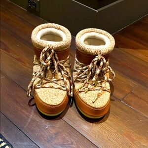 Chloe leather Tan and Brown Winter Snow Boots.